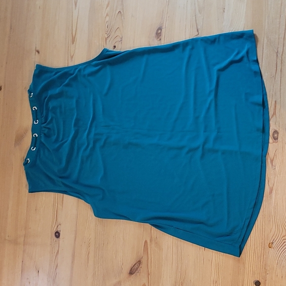 Sleeveless teal White House Black Market v-neck grommet detail tank top - Picture 5 of 7